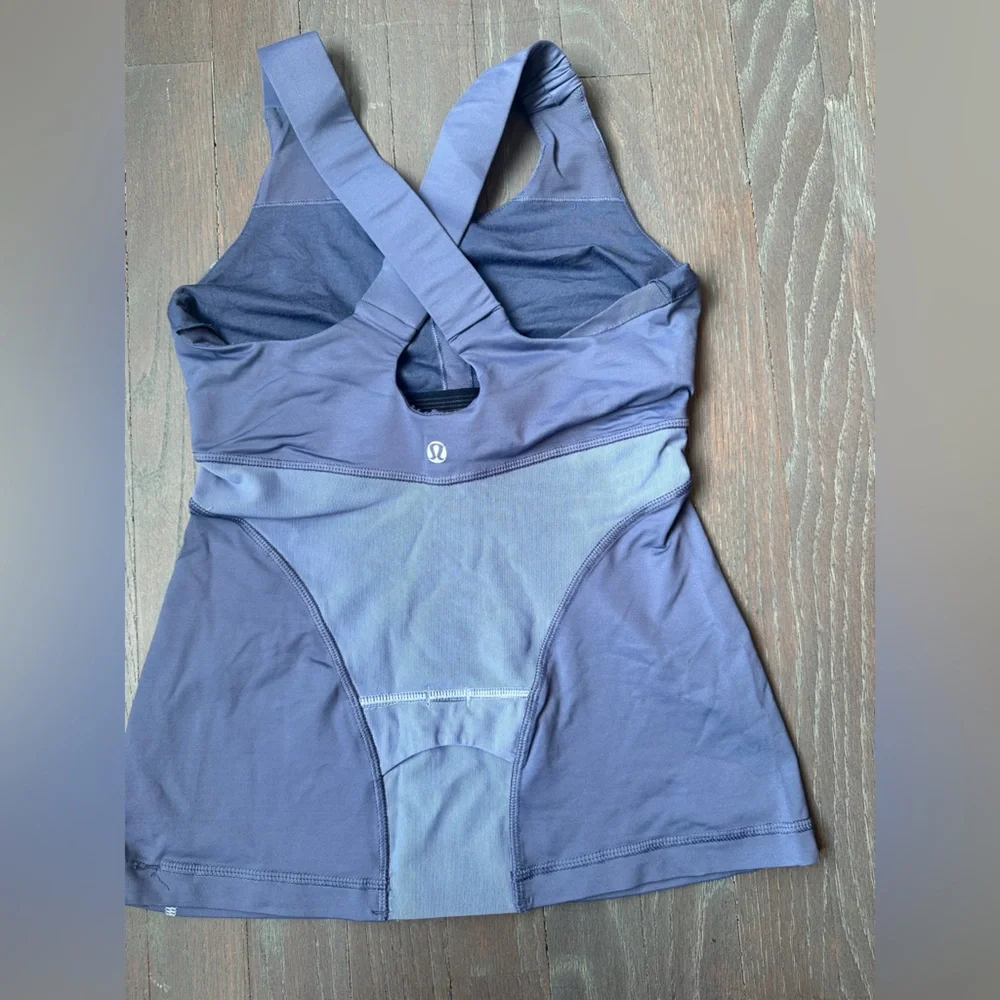 Lululemon top - Picture 2 of 4
